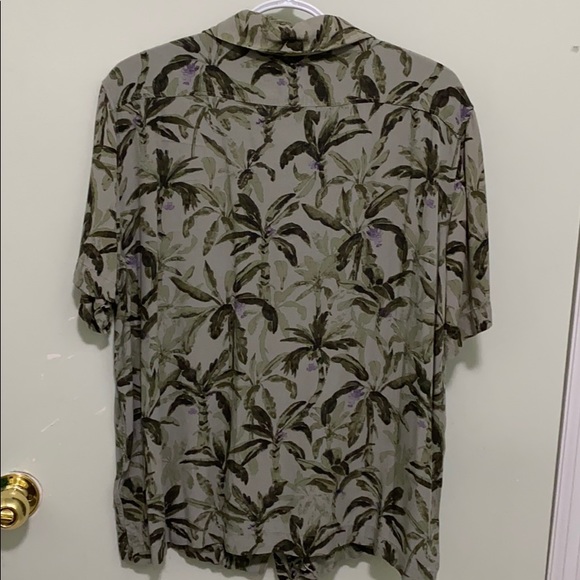 H&M men’s resort shirt - Picture 2 of 4